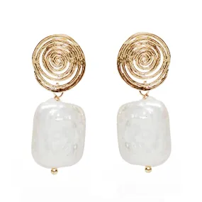 Chokore Gold Coil Baroque Freshwater Pearl Earrings (White)
