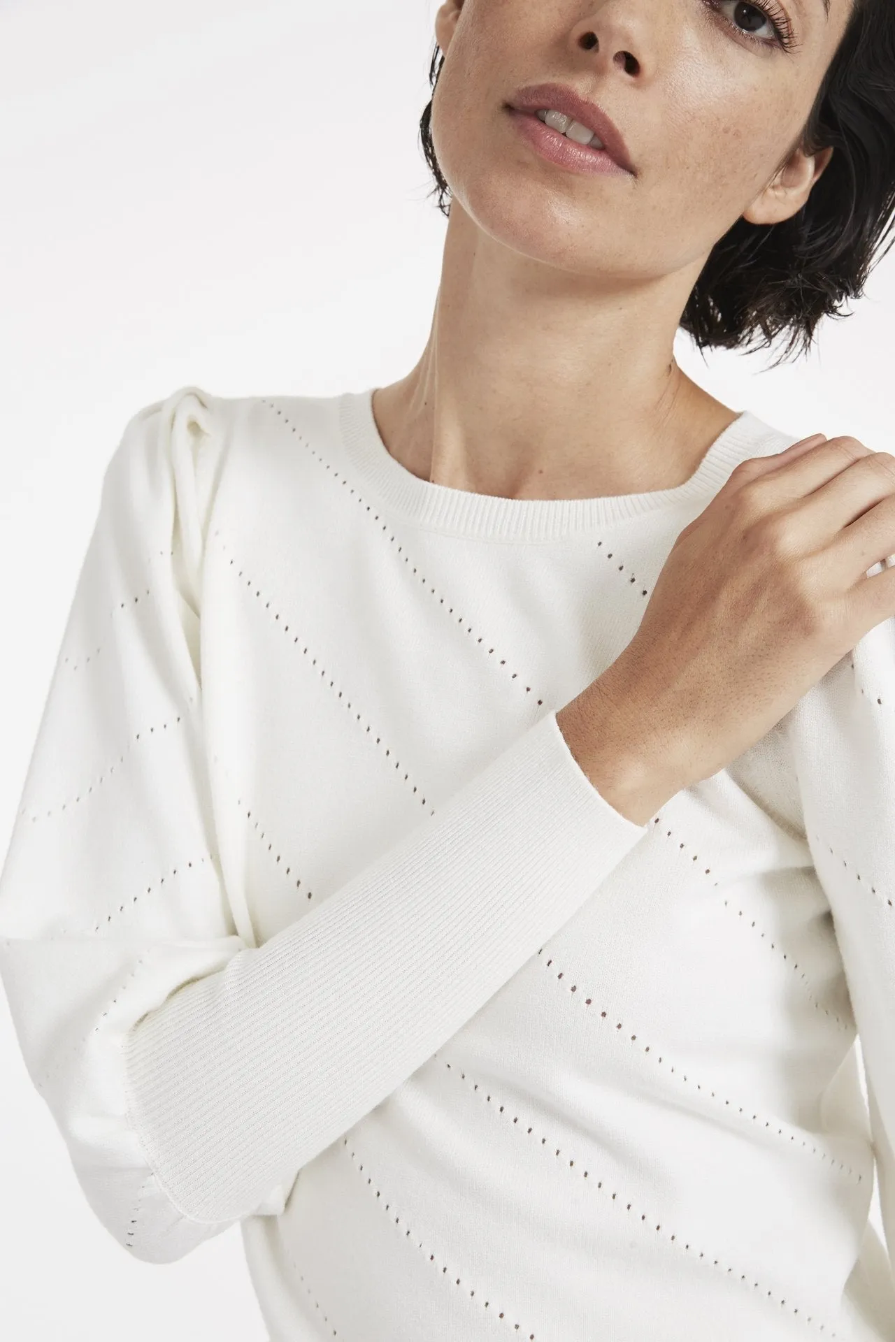 Diagonal Pointelle Poof Sleeve Top