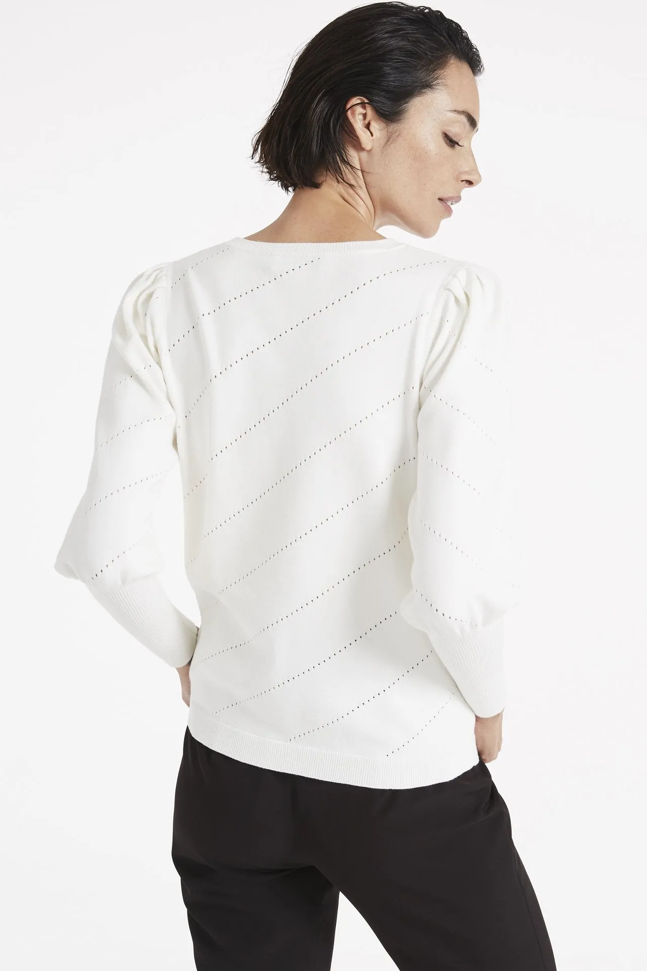 Diagonal Pointelle Poof Sleeve Top