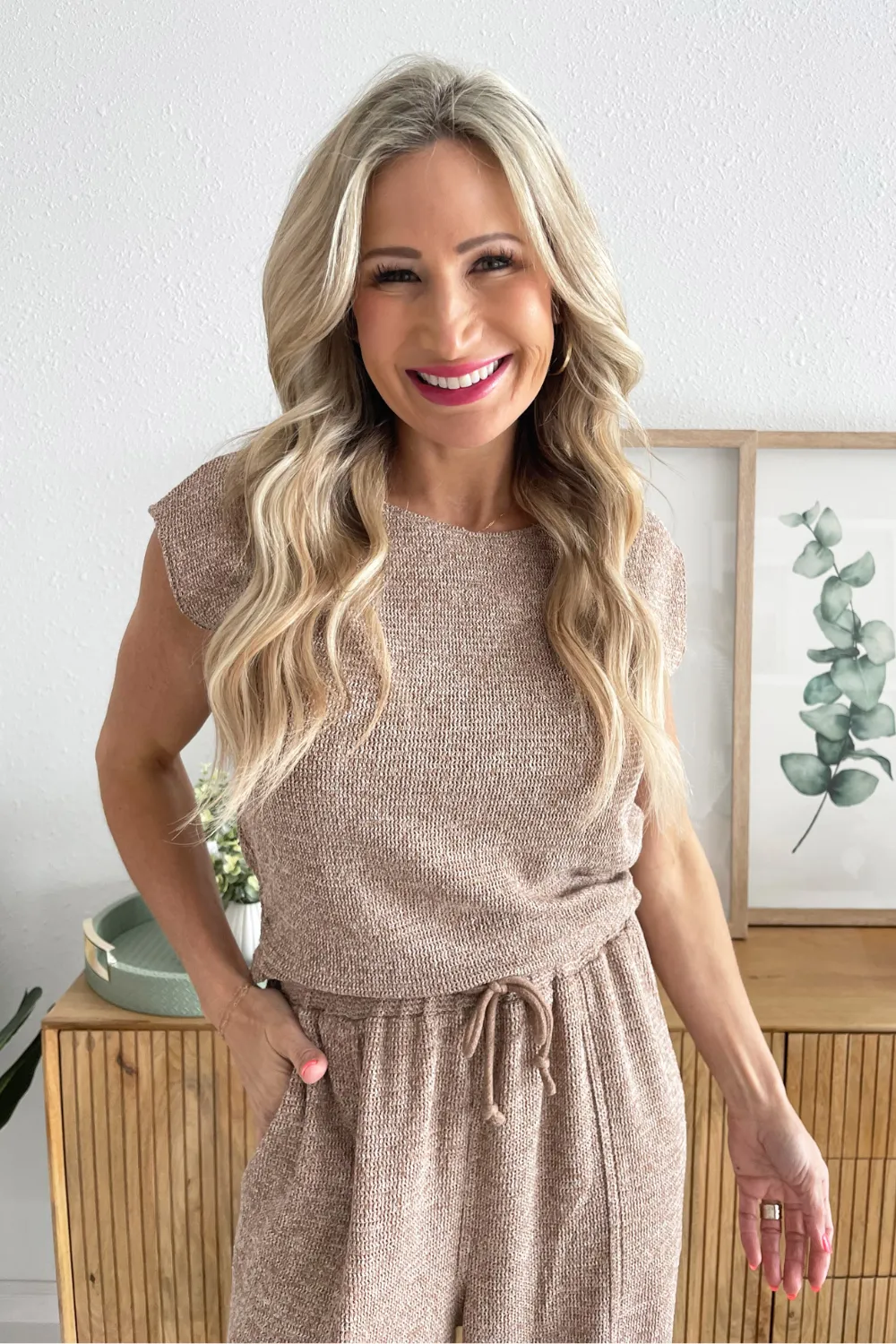 Ribbed Sleeveless Top with Elastic Hem