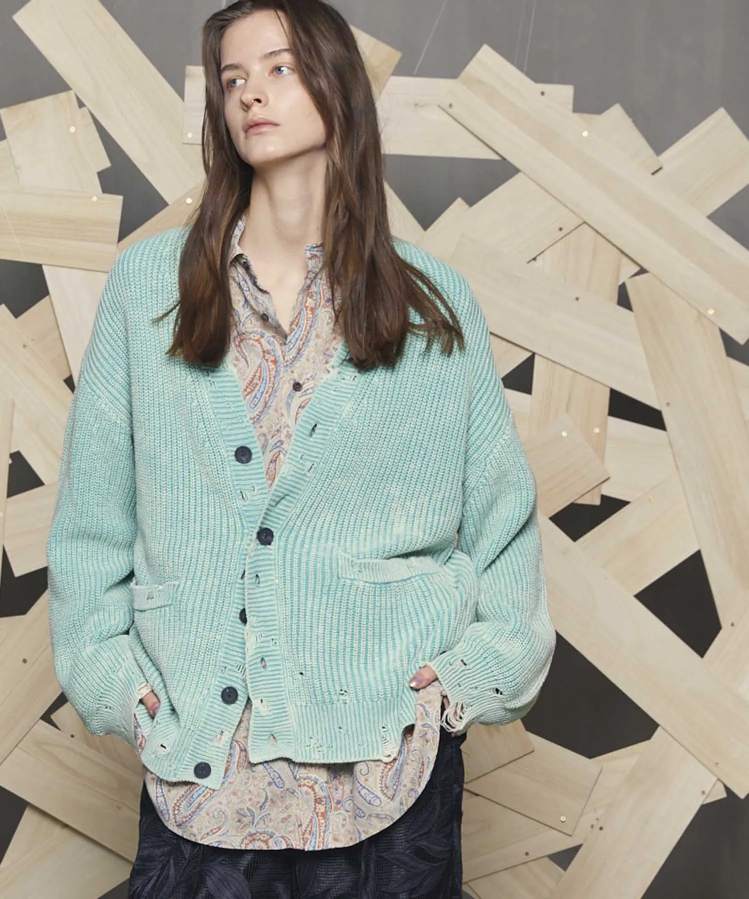Snow Wash Damaged Prime-Over V-Neck Knit Cardigan