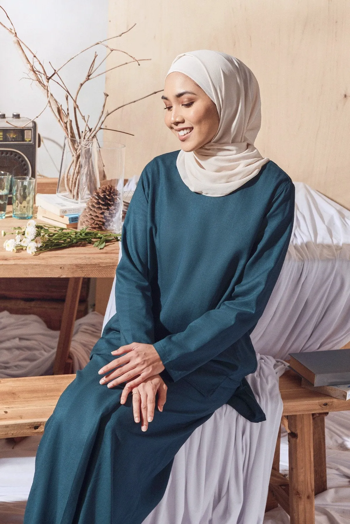 The Balik Women Pesak Blouse - Emerald Green