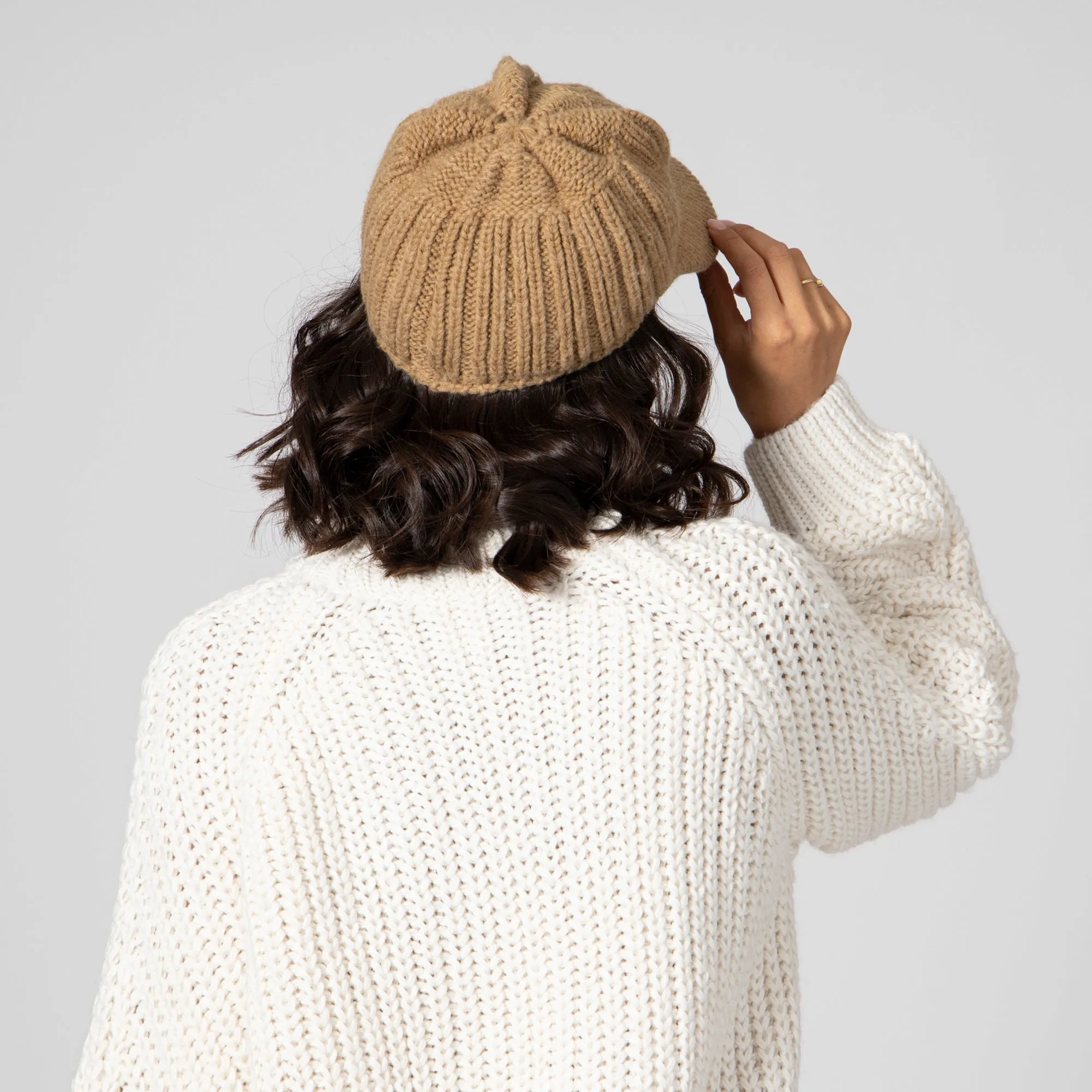 Women's Ribbed Knit Cap